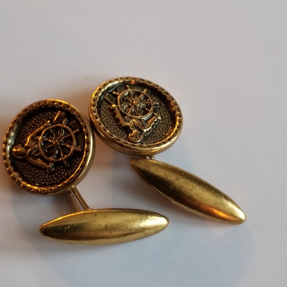 Relisted - Vintage cuff links gold tone sailor ship wheel button cufflinks - Picture 3 of 9